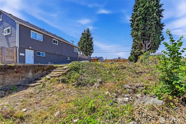 13426 22nd Avenue S, Seattle, WA 98168