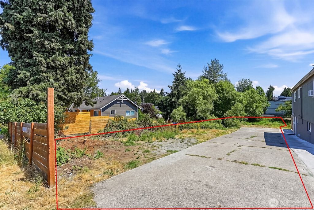 13426 22nd Avenue S, Seattle, WA 98168
