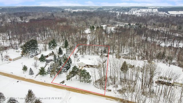 3073 N Stewart Road, Charlotte, MI 48813