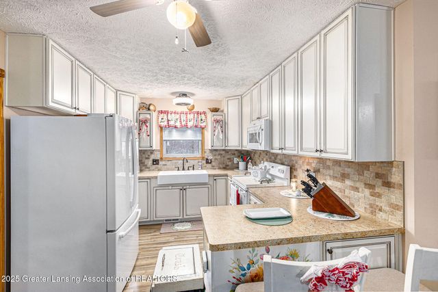 3073 N Stewart Road, Charlotte, MI 48813