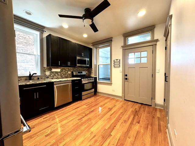 2424 N Mozart Street 1, Chicago, IL 60647