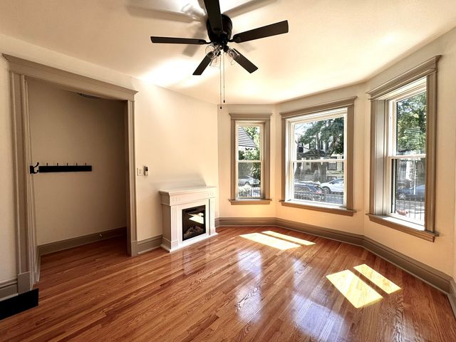 2424 N Mozart Street 1, Chicago, IL 60647