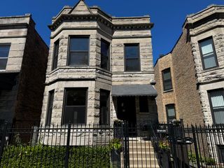 2424 N Mozart Street 1, Chicago, IL 60647