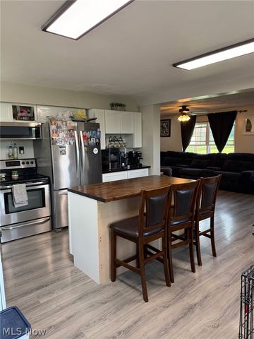 3801 Beck Avenue, Louisville, OH 44641
