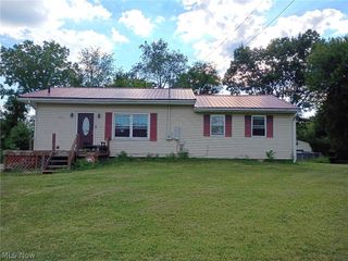 3801 Beck Avenue, Louisville, OH 44641