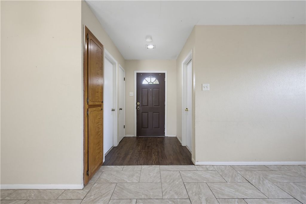 5053 Middlecoff Cir, Corpus Christi, TX 78413 — photo 3