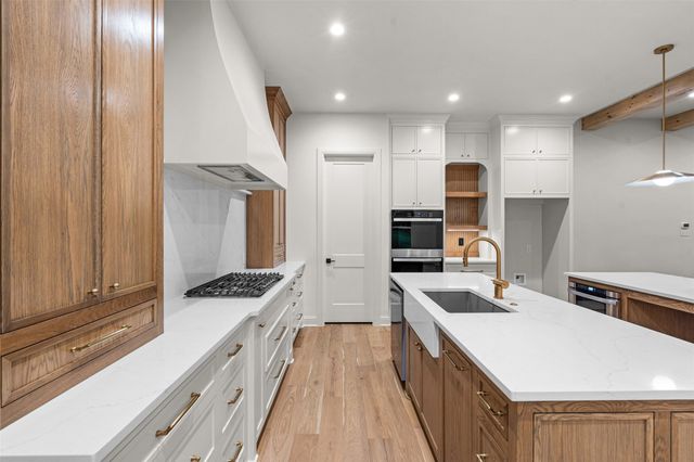 1130 E Landings N, Granbury, TX 76049