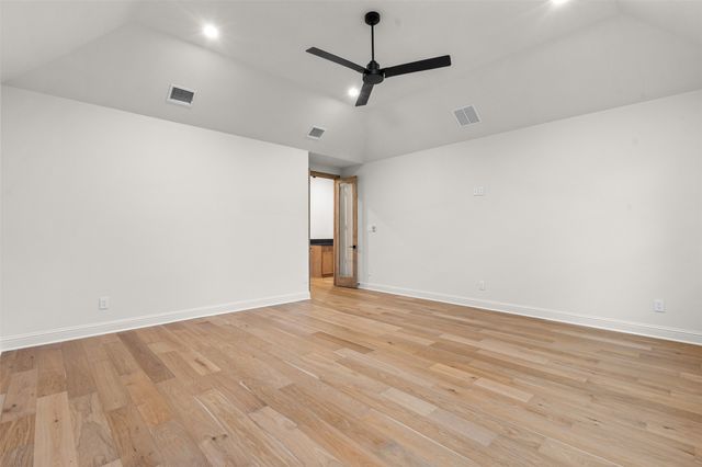 1130 E Landings N, Granbury, TX 76049