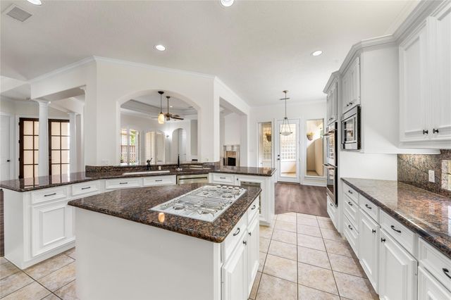 102 Marble Cottage Lane, Houston, TX 77069