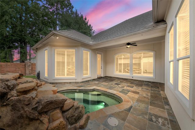 102 Marble Cottage Lane, Houston, TX 77069