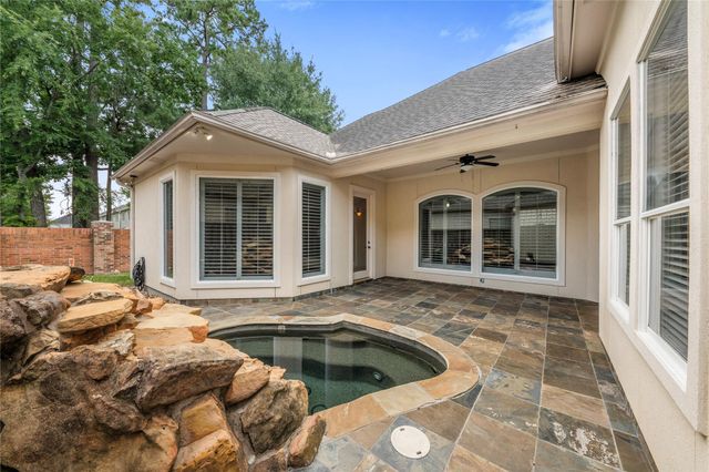 102 Marble Cottage Lane, Houston, TX 77069