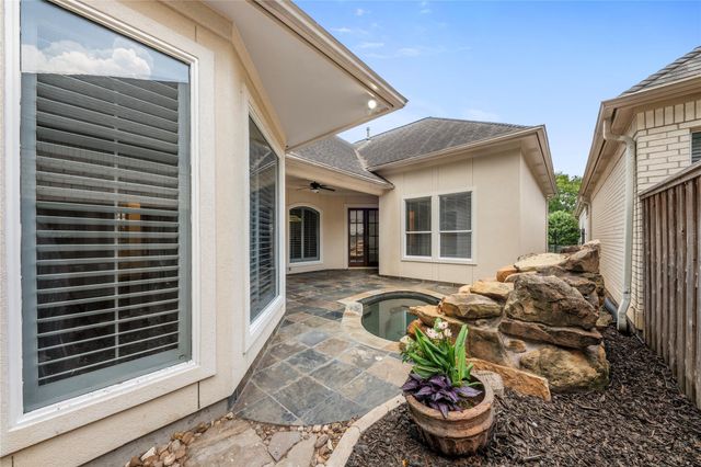 102 Marble Cottage Lane, Houston, TX 77069