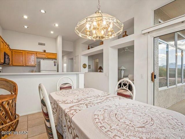 868 E Grass Meadow Place, Oro Valley, AZ 85755