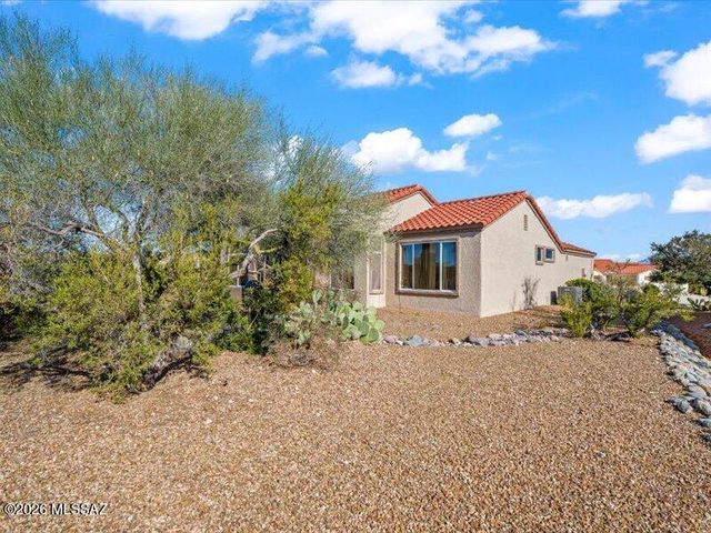 868 E Grass Meadow Place, Oro Valley, AZ 85755