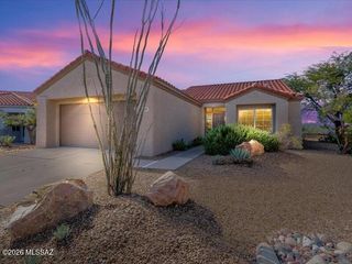 868 E Grass Meadow Place, Oro Valley, AZ 85755