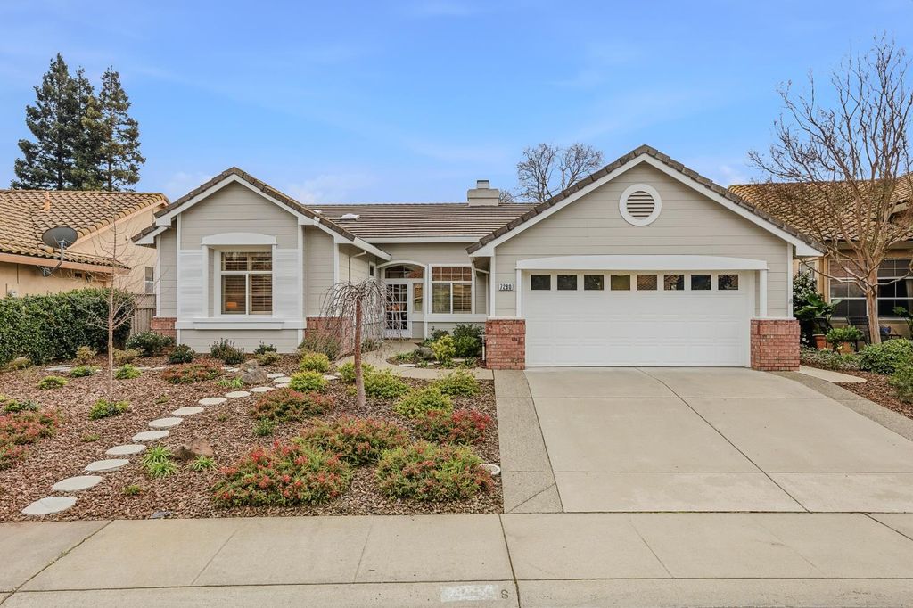 7280 Pineschi Pl, Roseville, CA 95747