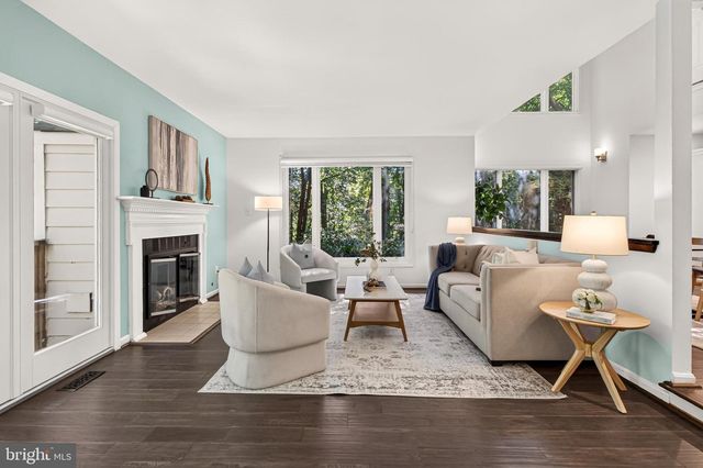 12500 N LAKE CT, Fairfax, VA 22033
