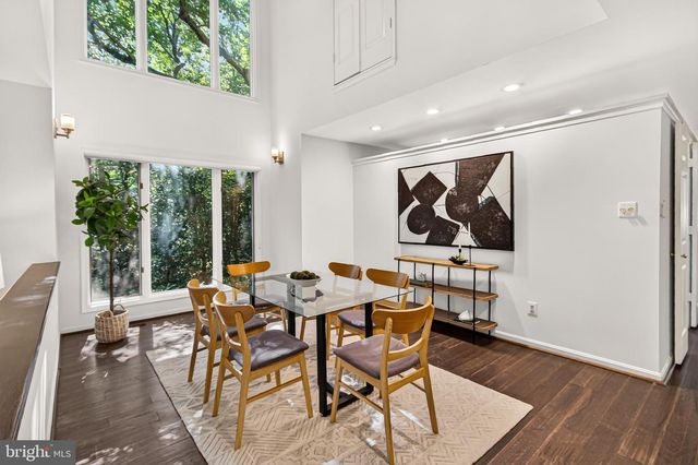 12500 N LAKE CT, Fairfax, VA 22033