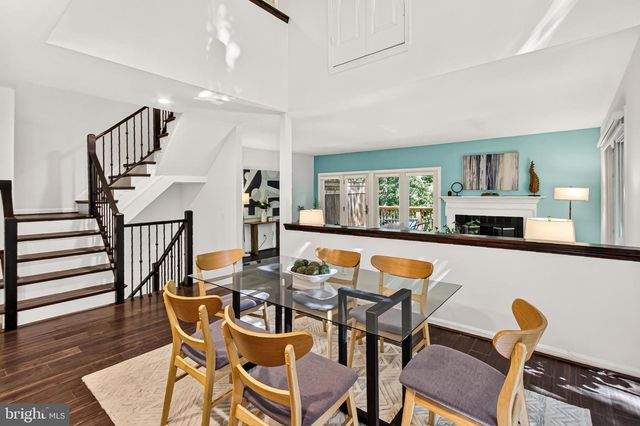 12500 N LAKE CT, Fairfax, VA 22033