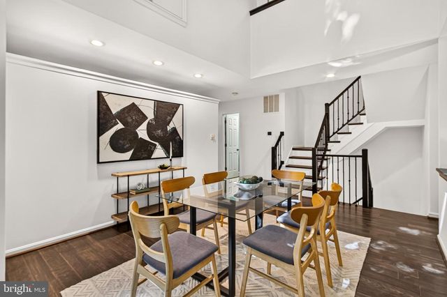 12500 N LAKE CT, Fairfax, VA 22033