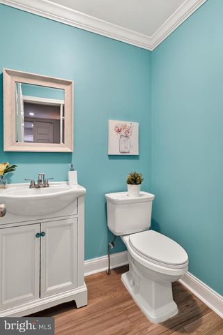 12500 N LAKE CT, Fairfax, VA 22033