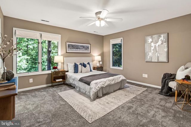 12500 N LAKE CT, Fairfax, VA 22033