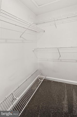 12500 N LAKE CT, Fairfax, VA 22033
