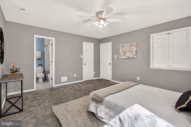 12500 N LAKE CT, Fairfax, VA 22033