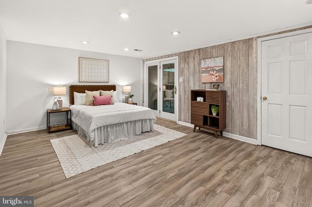 12500 N LAKE CT, Fairfax, VA 22033