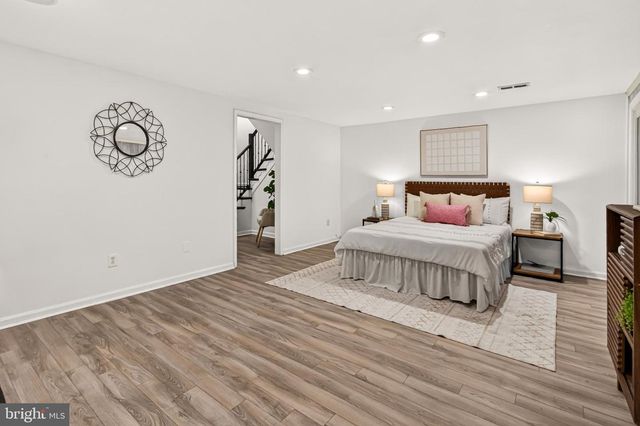 12500 N LAKE CT, Fairfax, VA 22033