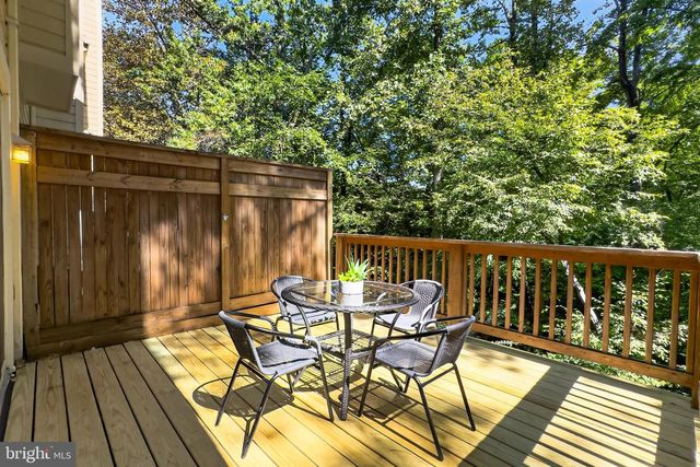 12500 N LAKE CT, Fairfax, VA 22033