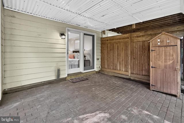 12500 N LAKE CT, Fairfax, VA 22033