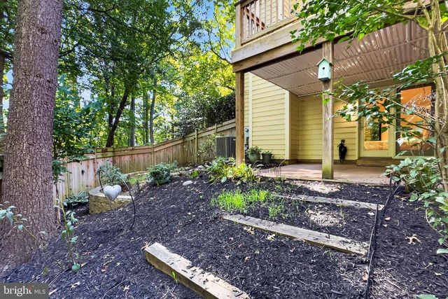 12500 N LAKE CT, Fairfax, VA 22033