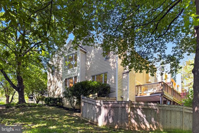 12500 N LAKE CT, Fairfax, VA 22033