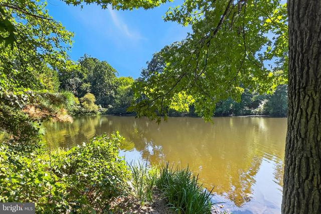 12500 N LAKE CT, Fairfax, VA 22033