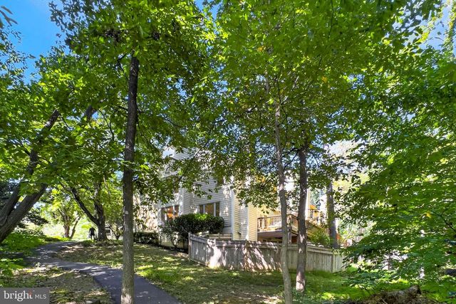 12500 N LAKE CT, Fairfax, VA 22033