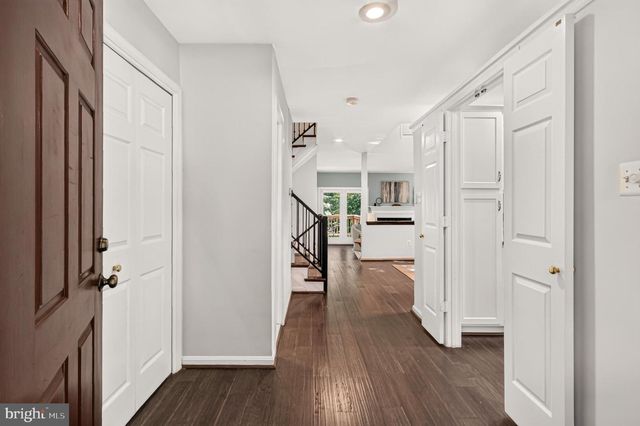 12500 N LAKE CT, Fairfax, VA 22033