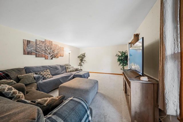 3634 GLENBROOKE LANE, Green Bay, WI 54301