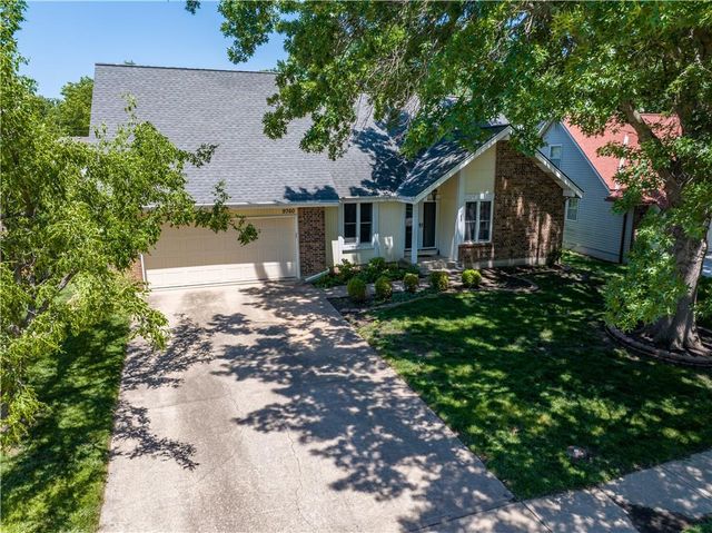 9760 W 101st Terrace, Overland Park, KS 66212