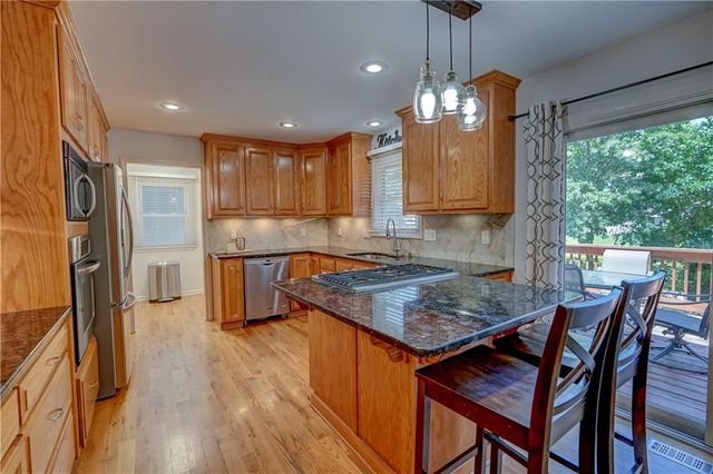 9760 W 101st Terrace, Overland Park, KS 66212