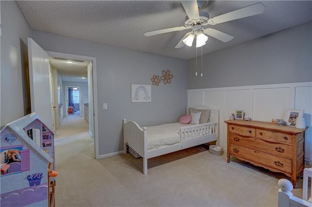 9760 W 101st Terrace, Overland Park, KS 66212