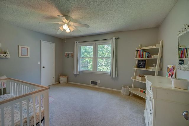 9760 W 101st Terrace, Overland Park, KS 66212