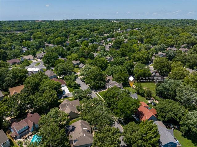 9760 W 101st Terrace, Overland Park, KS 66212