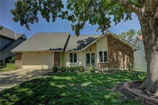 9760 W 101st Terrace, Overland Park, KS 66212