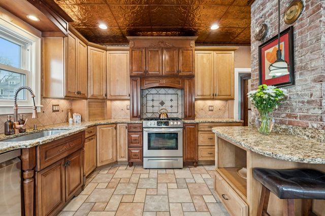 944 Chestnut Street, Manchester, NH 03104