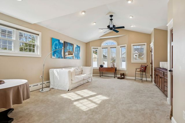 944 Chestnut Street, Manchester, NH 03104