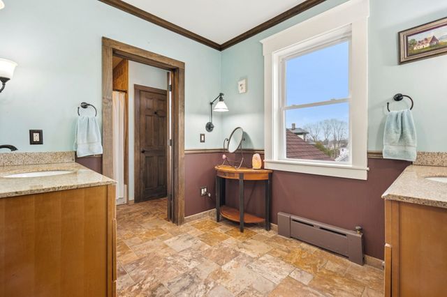 944 Chestnut Street, Manchester, NH 03104