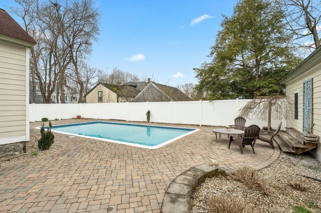 944 Chestnut Street, Manchester, NH 03104