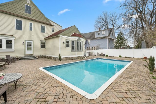 944 Chestnut Street, Manchester, NH 03104