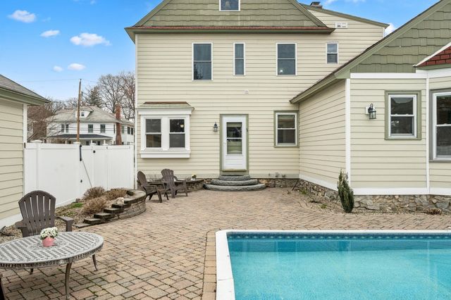 944 Chestnut Street, Manchester, NH 03104